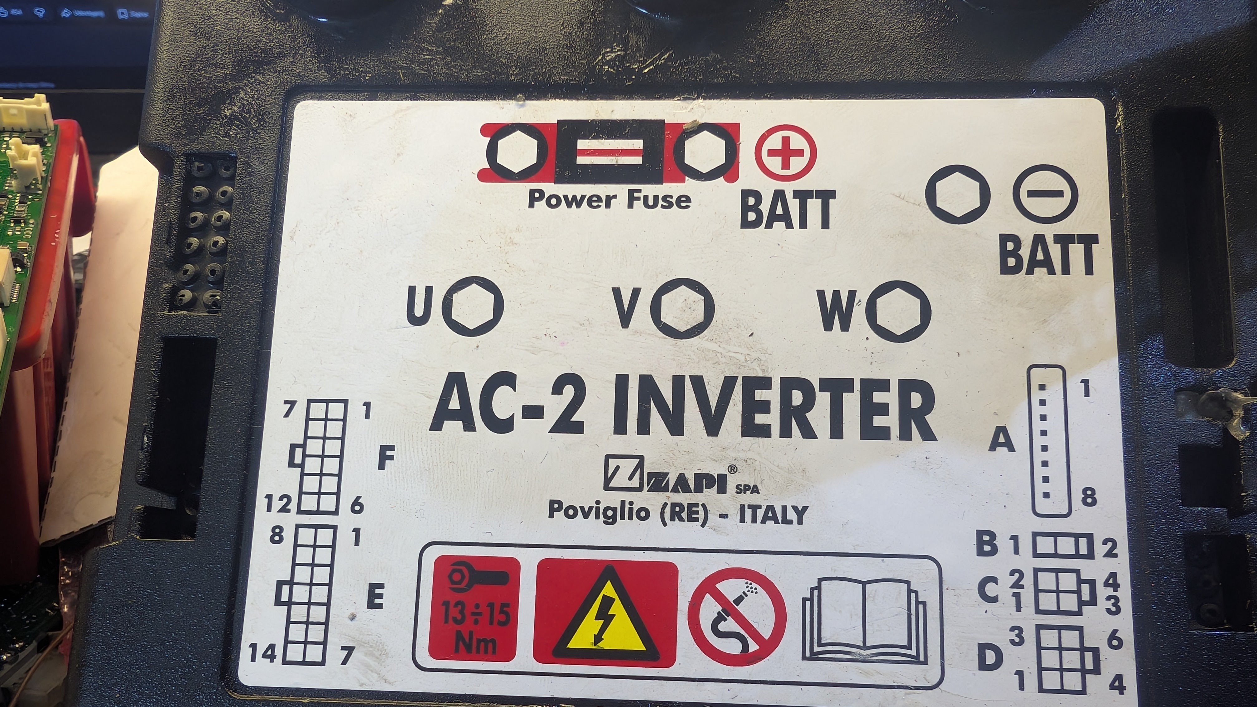 Oprava řídicí jednotky ZAPI AC-2 Inverter — vysokozdvižné vozíky Linde, Still, Jungheinrich, Toyota, Hyster: chybí jízda, chybí zdvih, poruchy trakce a hydrauliky. Česká republika a celá Evropa.
